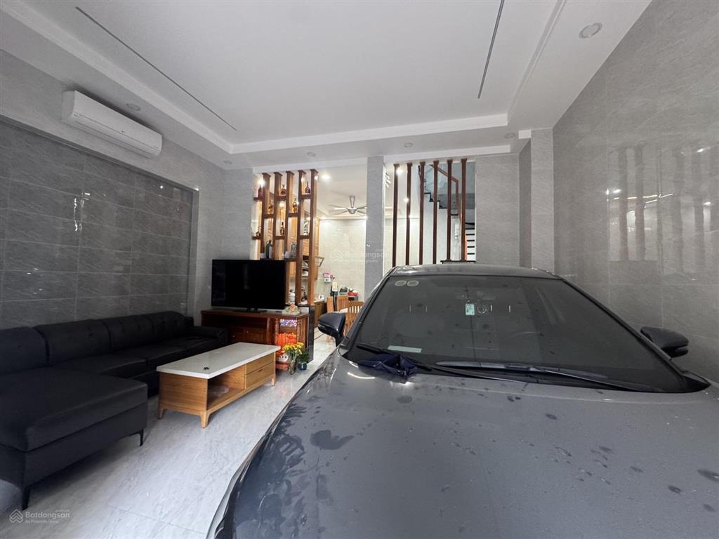 Nhà mới nội thất xịn sò, chỉ xách vali vào ở luôn  đường 102 lã xuân oai gần chợ tăng nhơn phú a.