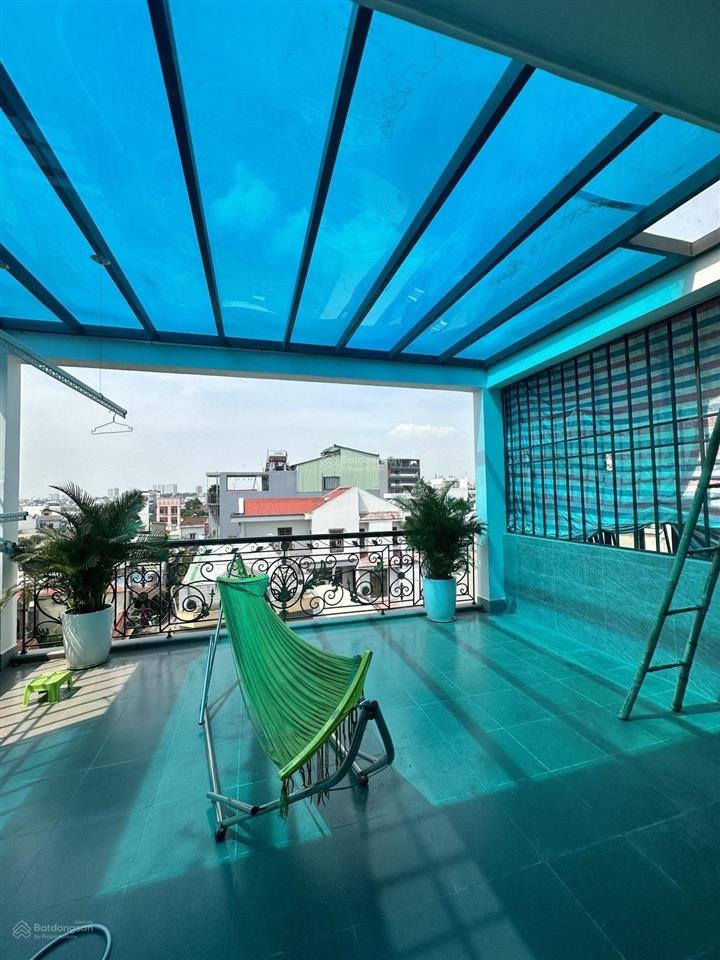 Nhà mới nội thất xịn sò, chỉ xách vali vào ở luôn  đường 102 lã xuân oai gần chợ tăng nhơn phú a.