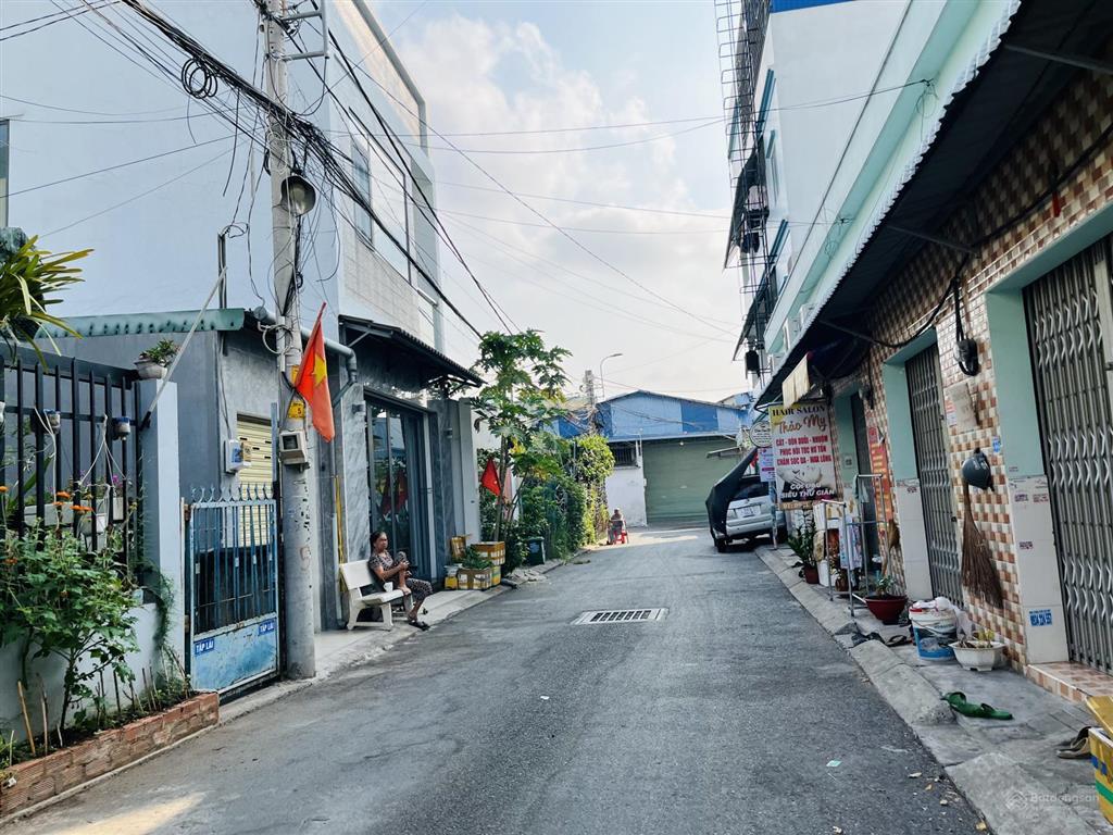 Nhà mặt tiền hẻm đường 109 phước long b quận 9 dễ kinh doanh  dòng tiền khoảng 10tr/1 tháng