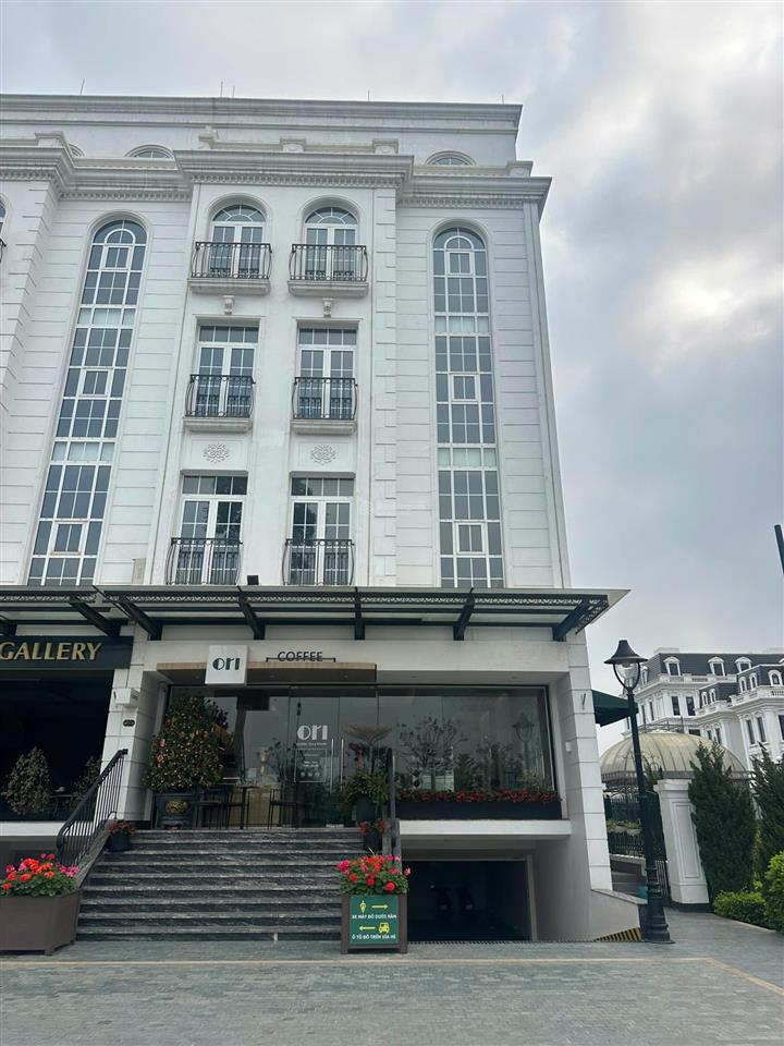 Bán biệt thự shophouse mặt đường tây thăng long giá đầu tư