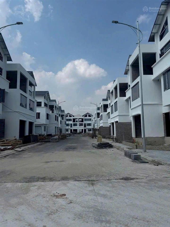 Bán biệt thự dự án vạn xuân của bộ công an đường nguyễn đình tứ phường xuân đỉnh hà nội.