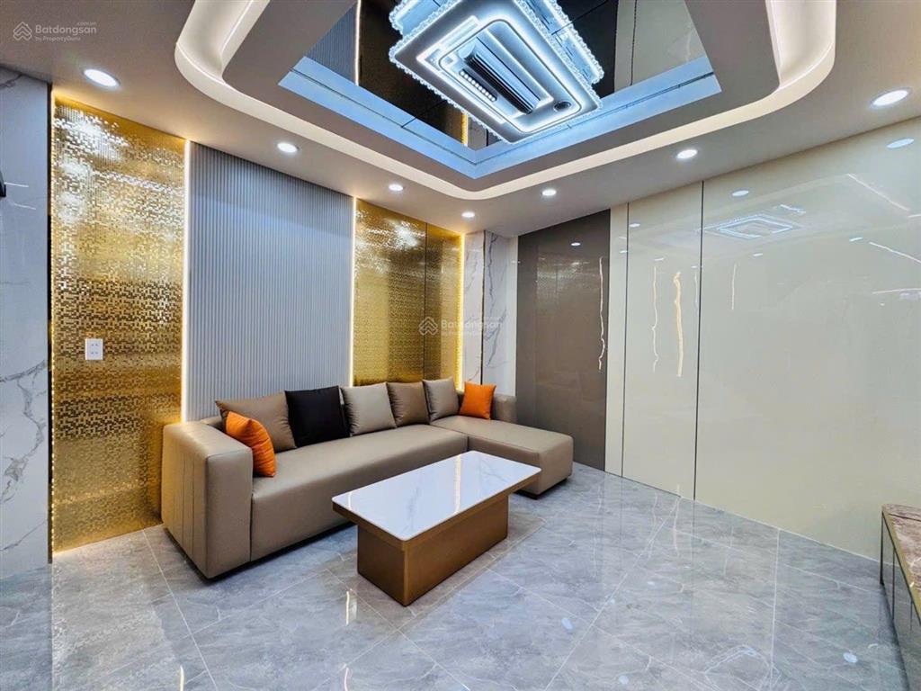 S.iêu phẩm phú nhuận  thích quảng đức  hẻm ôto  5 tầng 4pn & 50m2  thang máy  chỉ 10.**