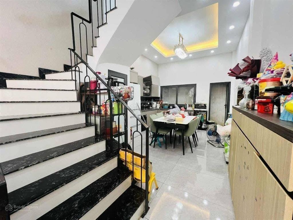 14tỷ8 (tl)  ngõ 175 lạc long quân  60m2*5t  ô tô đỗ cửa  4pn  không quy hoạch  nhà đẹp ở ngay