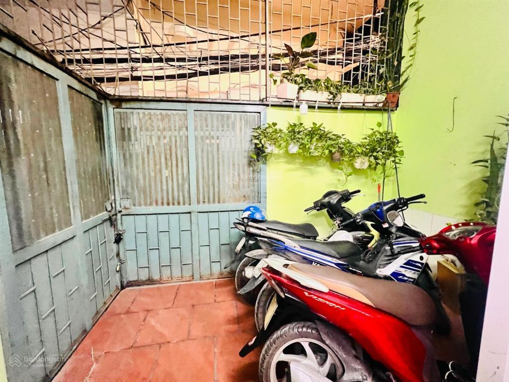 39m2 4 tầng + tum 9.7 tỷ ngõ trích sài hồ tây 80m ra làn đường oto vỉa hè mt 4m 90m ra hồ
