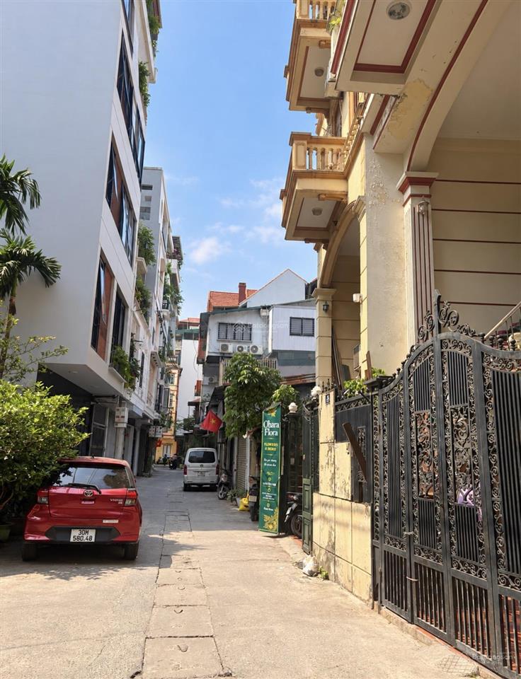 Gần khu phân lô  ngõ 96 hạ yên quyết 50m2 5 tầng mt 4m 14 tỷ oto đỗ cổng dừng đỗ ngày đêm