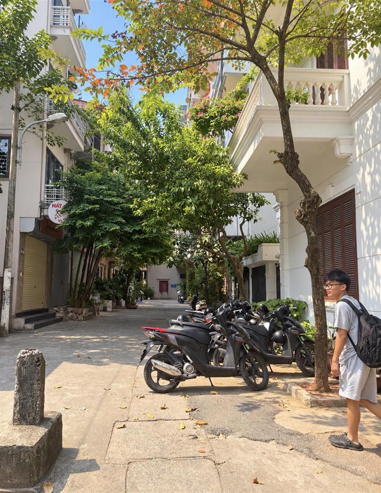 Gần khu phân lô  ngõ 96 hạ yên quyết 50m2 5 tầng mt 4m 14 tỷ oto đỗ cổng dừng đỗ ngày đêm