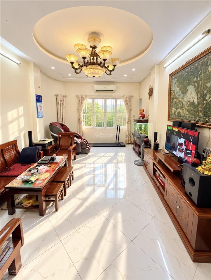 Võng thị hồ tây 6 tầng 14 tỷ 50m2 thang máy mt 4m 80m oto căn góc ko lỗi phong thuỷ