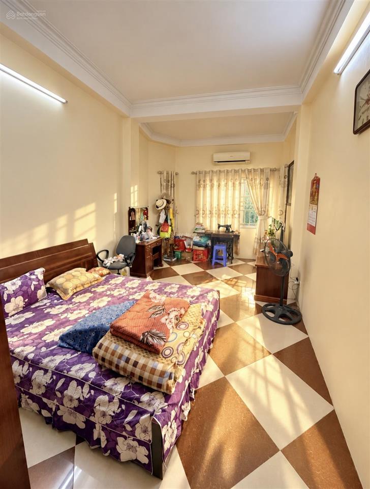 Võng thị hồ tây 6 tầng 14 tỷ 50m2 thang máy mt 4m 80m oto căn góc ko lỗi phong thuỷ