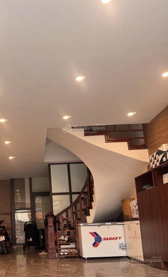 Xuân la  7 tầng  50m2  mt 4.1m  13.7 tỷ  oto đỗ cổng  dân xây  nhà còn mới đẹp ở luôn
