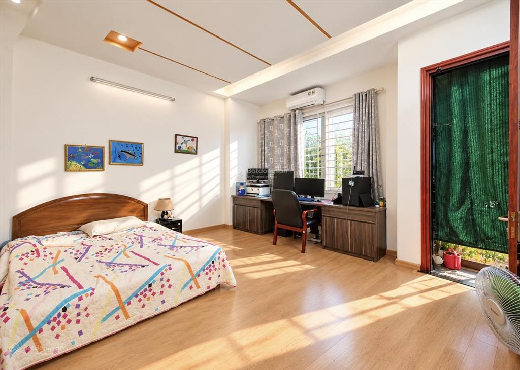Võng thị  75m2  oto qua cổng  5 tầng  15,3 tỷ  mt 5m  thang máy chờ  gần hồ  dân trí cao