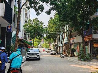 Bán đất tại phú thượng, dt 34m2 oto vào tận đất giá 6.3 tỷ.  e hường 0936 670 ***