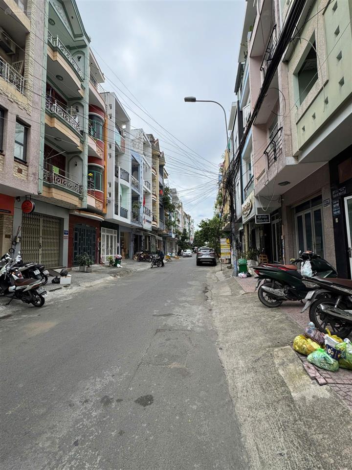 Bán nhà khu đồng bộ đối diện landmark 81nguyễn hữu cảnh p. 22 bình thạnh, 60m2, 5 tầng, sát quận 1