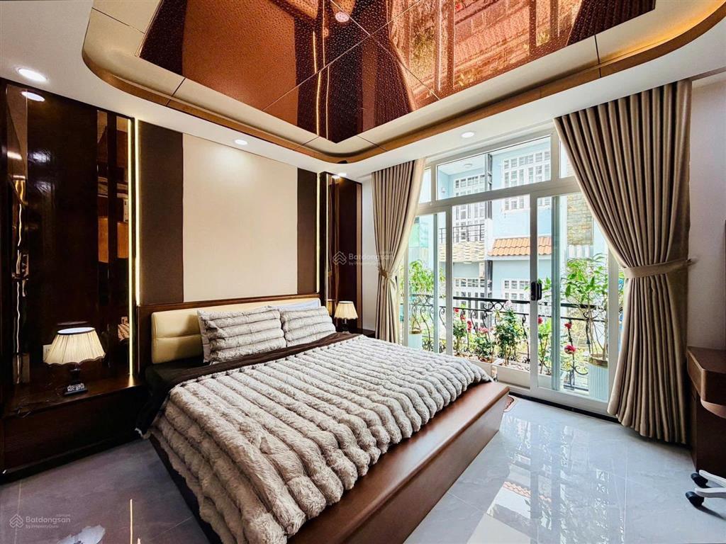 Siêu phẩm thang máy! nhà 5 tầng ngay nguyễn văn khối p.9 gò vấp, 4x17m, full nội thất cao cấp