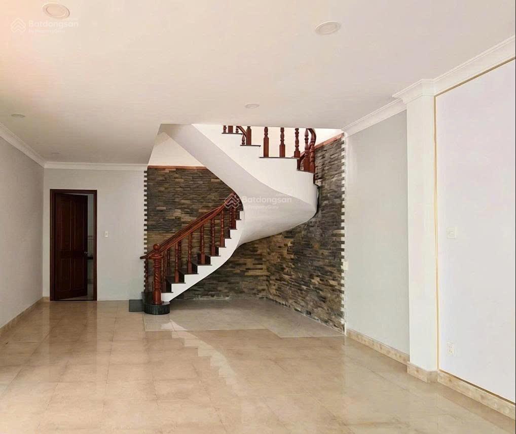 Bán nhà sát mặt tiền nguyễn xí p.26 bình thạnh, 10x16m, 5 pn lớn. giá yêu thương!