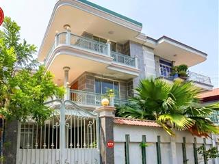 Bán nhà sát mặt tiền nguyễn xí p.26 bình thạnh, 10x16m, 5 pn lớn. giá yêu thương!