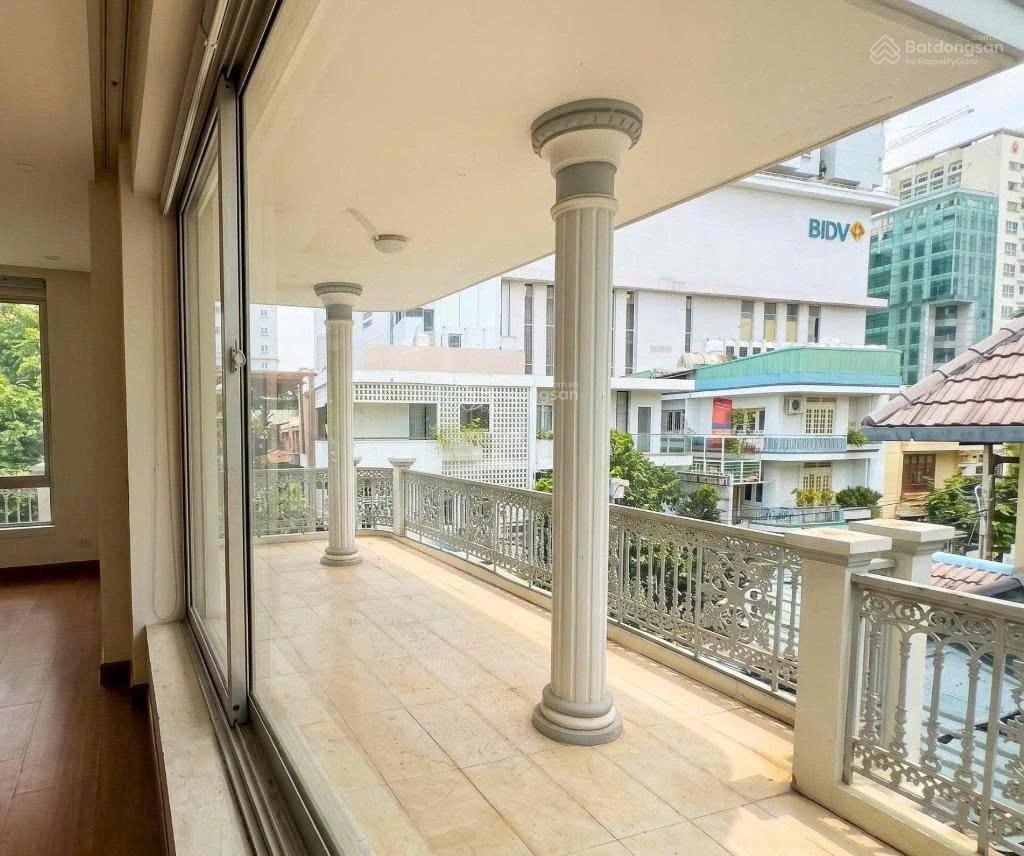Bán nhà sát mặt tiền nguyễn xí p.26 bình thạnh, 10x16m, 5 pn lớn. giá yêu thương!