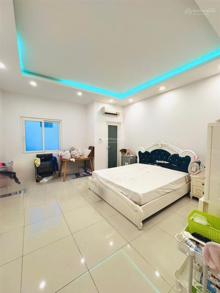 Bán nhà ngay đại lộ phạm văn đồng p13 bình thạnh, 4.5x18m, 4 tầng mới cứng, 5 pn full nội thất
