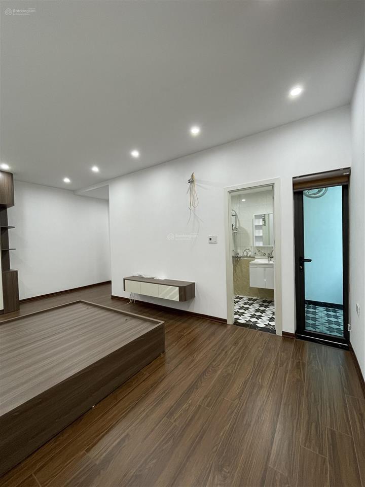 Siêu đẹp, ô tô, kinh doanh, sát phố, thang máy xịn xò, 7 ngủ rộng, sáng thoáng.