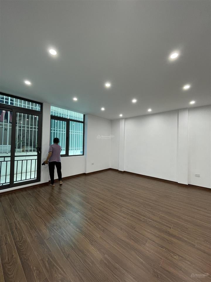 Siêu đẹp, ô tô, kinh doanh, sát phố, thang máy xịn xò, 7 ngủ rộng, sáng thoáng.