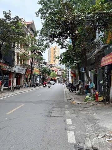 Mặt chợ kinh doanh sầm uất, ô tô, vỉa hè. sau quy hoạch đường rộng 15m. cam kết giá quá tốt