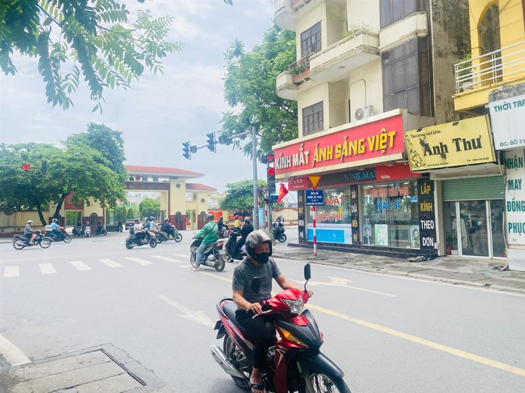 Trung tâm thanh xuân mặt phố vàng vị trí đẹp phố  hai thoáng trước và sau.