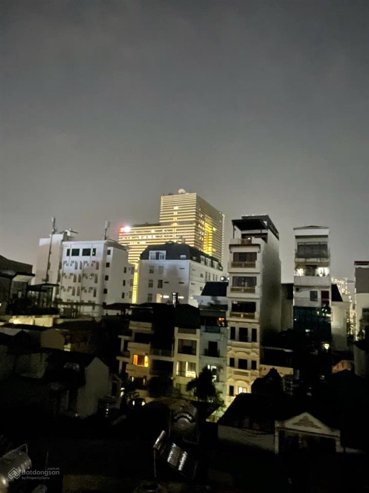 Bách  kinh  xây ... trung tâm 7 trường đại học lớn.