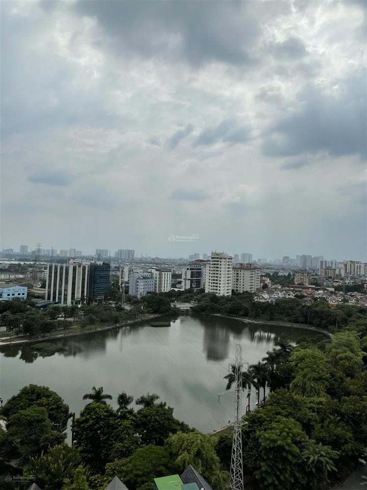 Tòa cc tân mai kéo dài, căn góc, 2 ban công, view hô và mặt đường vành đai 2.5 tuyệt đẹp