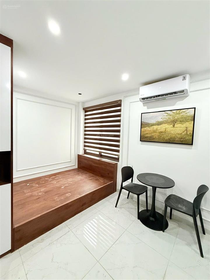 Căn hộ dòng tiền hồng mai 7 tầng thang máy 2 thoáng ngõ thông gần ô tô tránh.