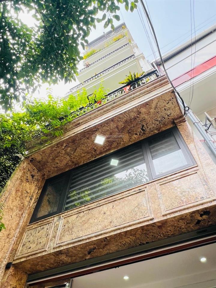 Toà nhà 9 tầng thang máy  phân lô cho cán bộ cao cấp quân đội  ô tô tránh.