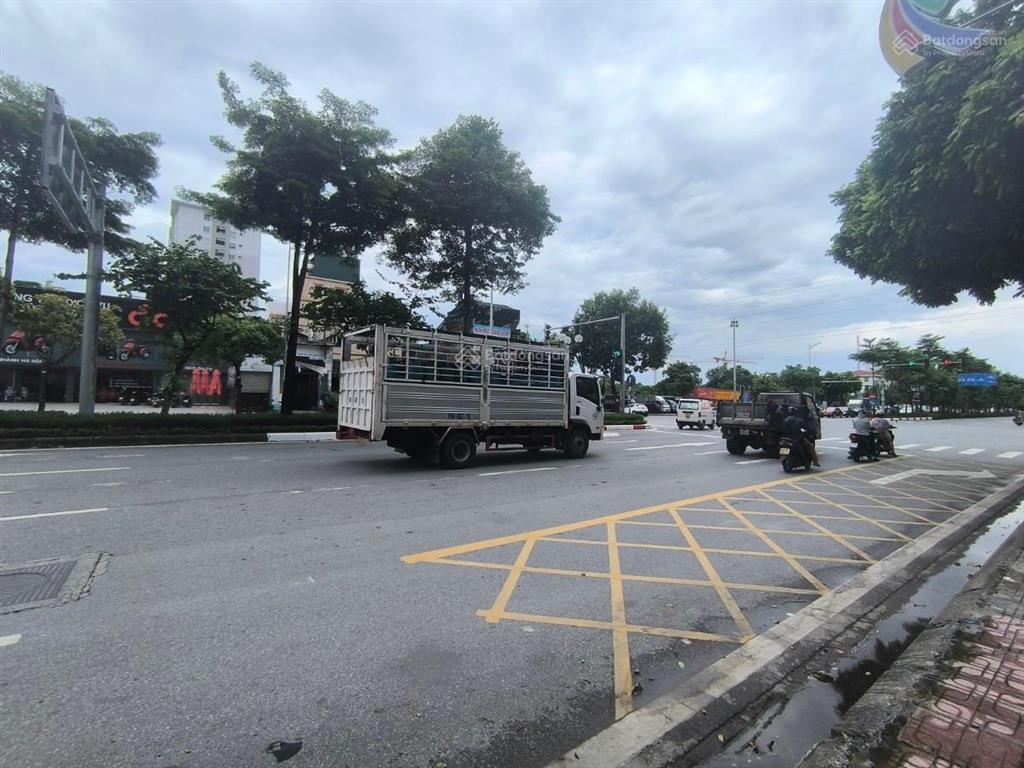 Siêu phẩm mặt phố trần duy hưng lô góc mặt tiền 12 mét.