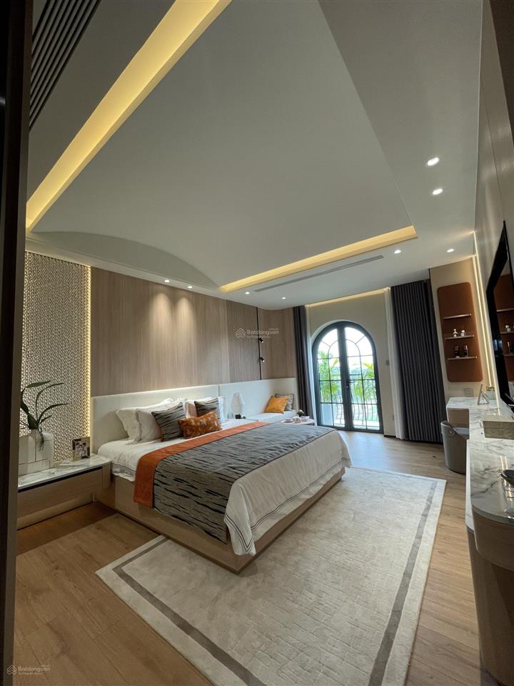 Bán nhà võng thị 6 tầng thang máy ô tô tránh kinh doanh văn phòng  hoặc homestay.