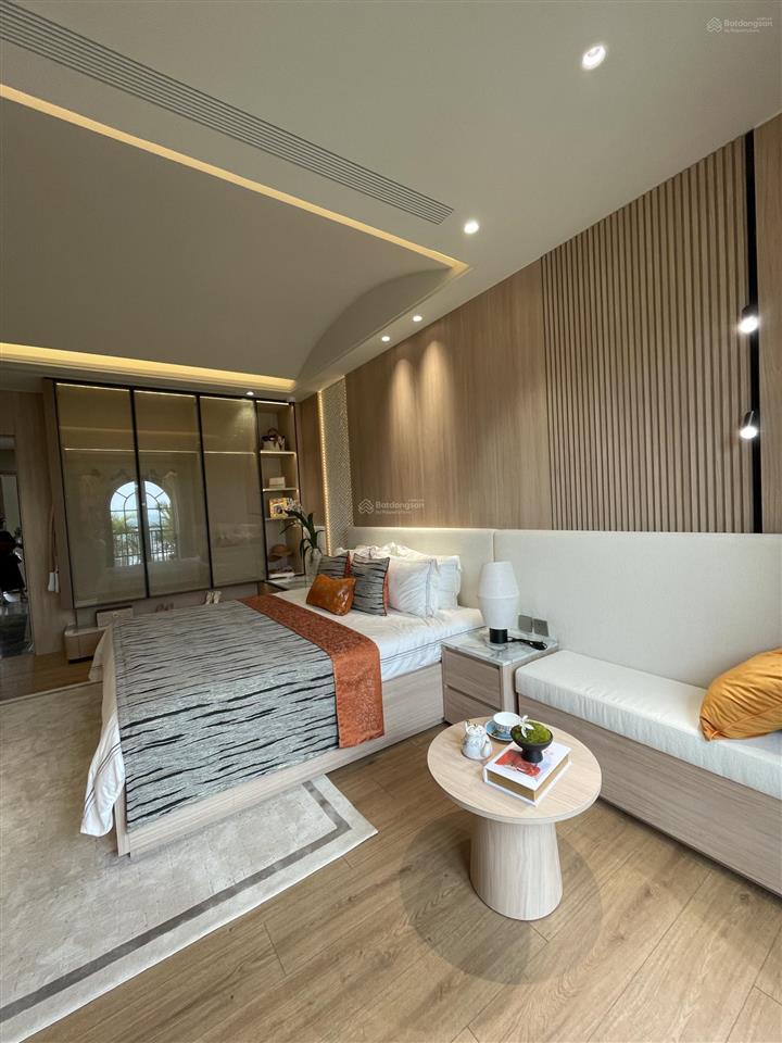 Bán nhà võng thị 6 tầng thang máy ô tô tránh kinh doanh văn phòng  hoặc homestay.