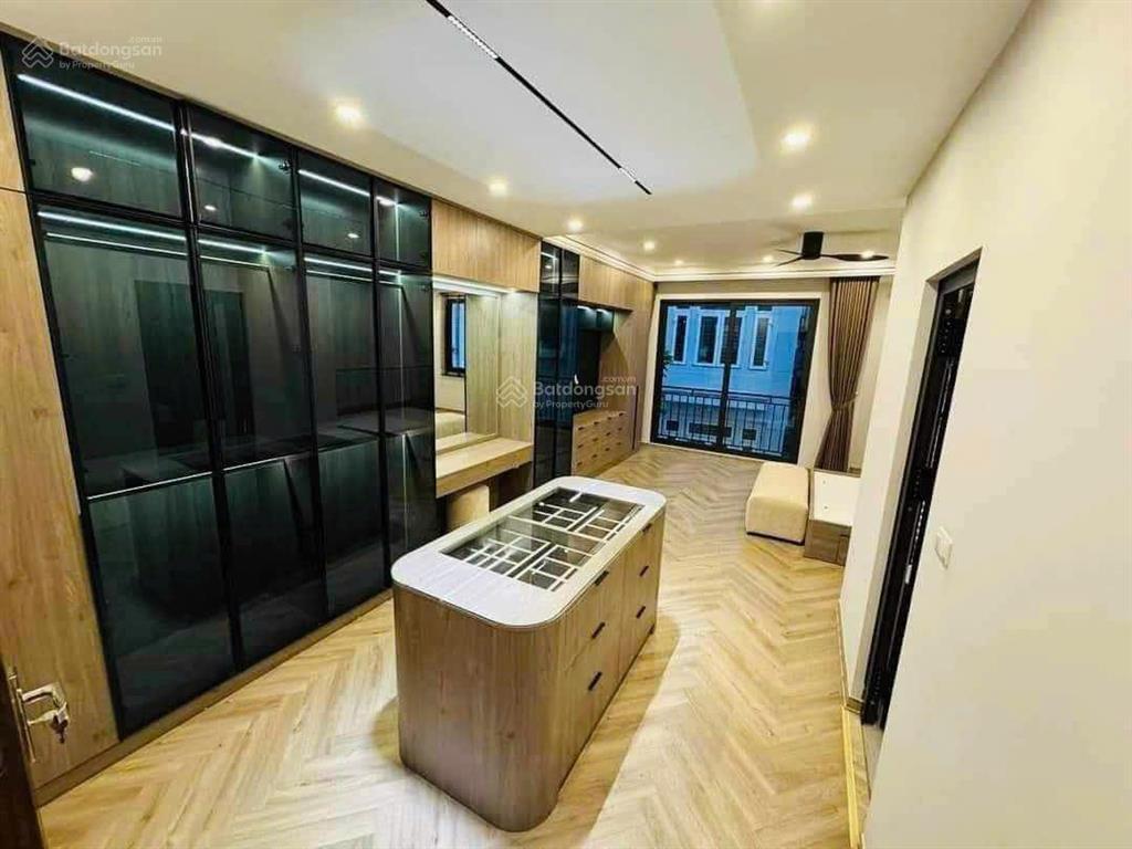 Vip! nhà mặt ngõ hồng tiến, 50m2, 7 tầng thang máy, ngõ thông, gara 2 ô tô. kd đỉnh. nhỉnh 19 tỷ