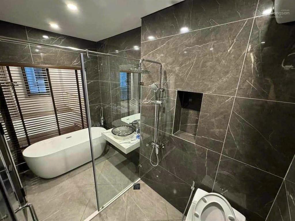 Vip! nhà mặt ngõ hồng tiến, 50m2, 7 tầng thang máy, ngõ thông, gara 2 ô tô. kd đỉnh. nhỉnh 19 tỷ