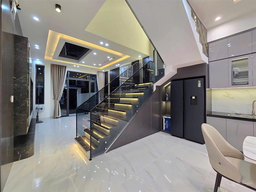 Nam dư, 41m giá 6.7 tỷ, 4 tầng, 4pn full nội thất gần trường chợ nhà đẹp ở ngay