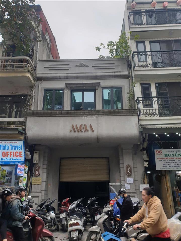 Mặt phố hàng buồm, hoàn kiếm. tổng 1626m2 cho 3 tầng, mặt tiền 6m. giá 320 triệu/tháng