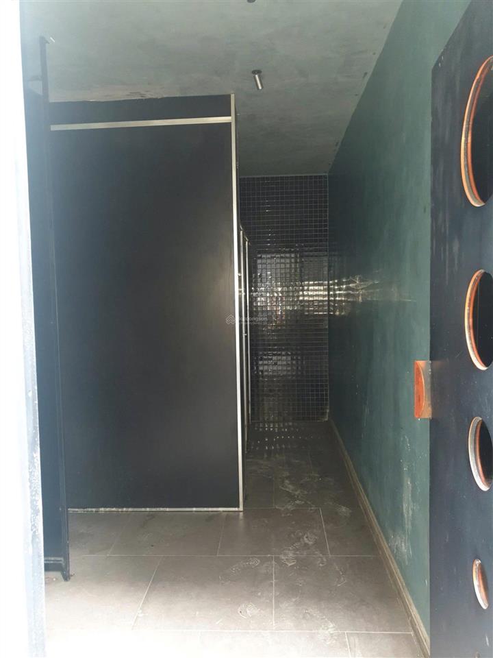 Mặt phố hàng buồm, hoàn kiếm. tổng 1626m2 cho 3 tầng, mặt tiền 6m. giá 320 triệu/tháng