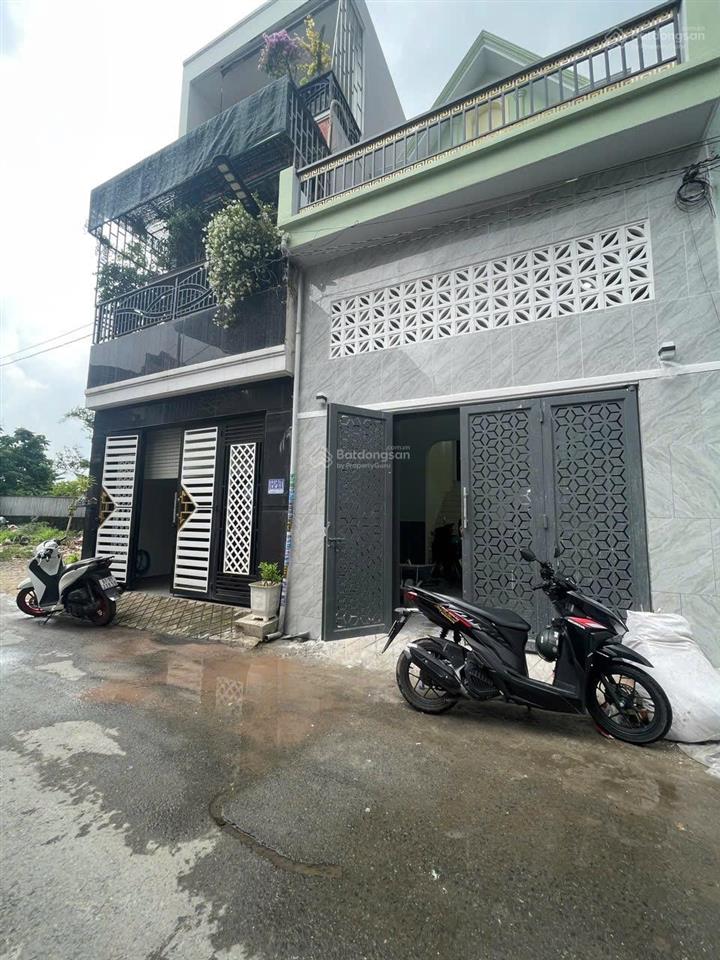 Nhà sát chợ dĩ an giá 4,1 tỷ, shr, rất đẹp cho thuê 810 triệu