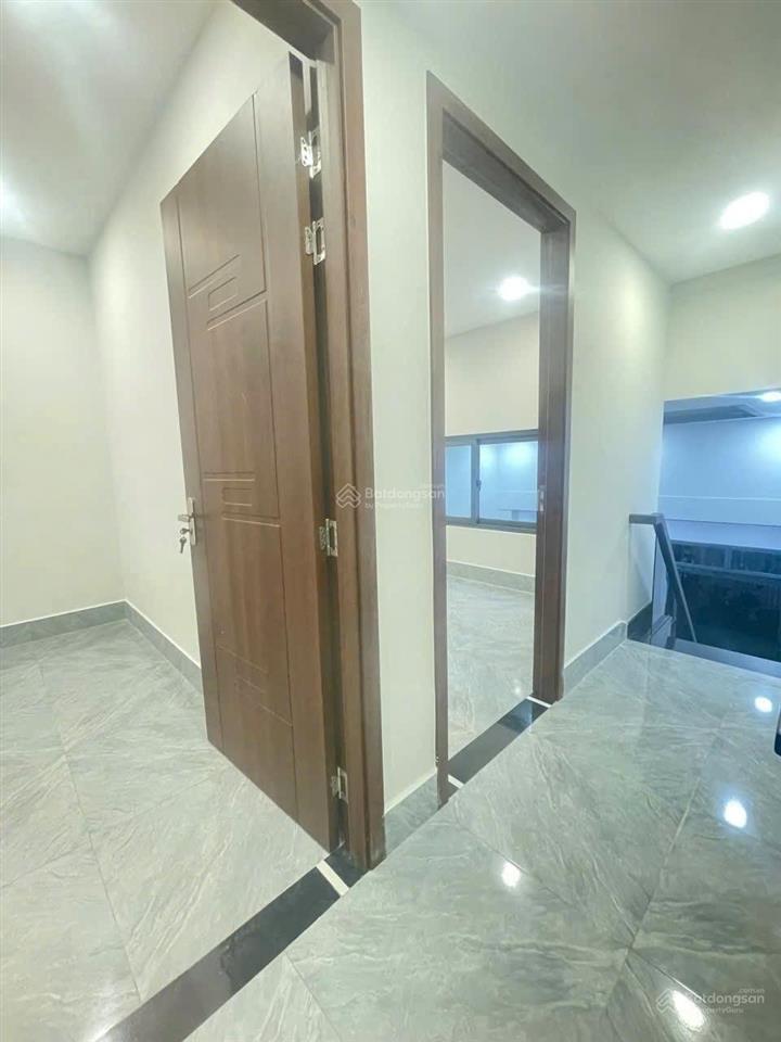 2,9 tỷ 45,5m2 nhà cấp 4, gác lửng, shr