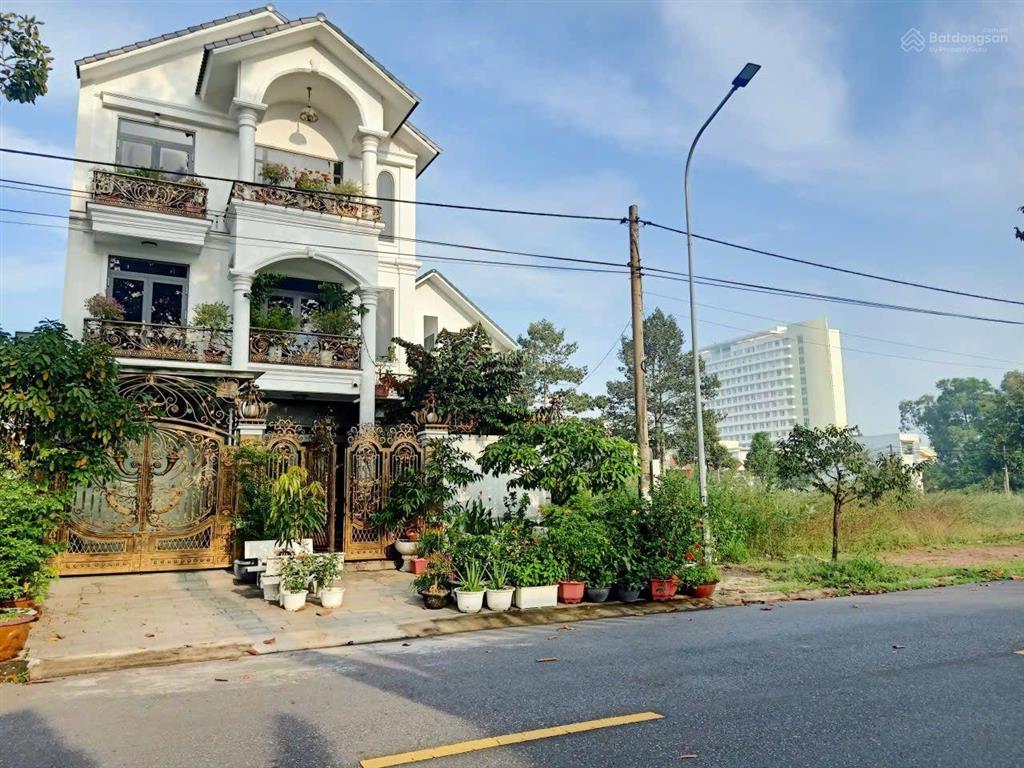 Bán đất biệt thự trung tâm tp bà rịa. giá 3tỷ. đất ở đô thị, sổ hồng riêng, giá tốt đầu tư