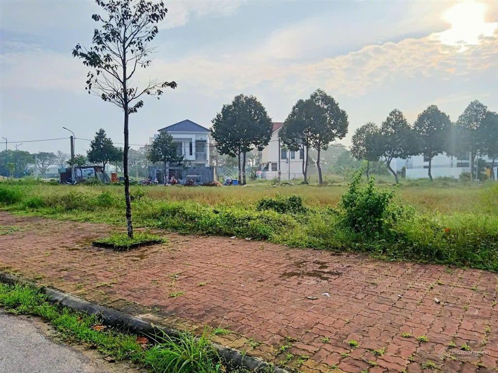 Bán đất biệt thự trung tâm tp bà rịa. giá 3tỷ. đất ở đô thị, sổ hồng riêng, giá tốt đầu tư