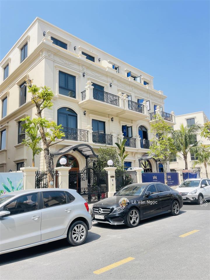 Biệt thự 180m2 đảo vua giá tốt 14,6 tỷ rẻ nhât từ khi mở bán dự án vinhomes vũ yên  0769 186 ***