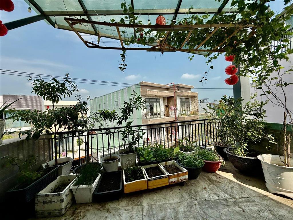 Bán nhà 3 tầng lô góc mặt tiền nguyễn công hoan đang kinh doanh cafe