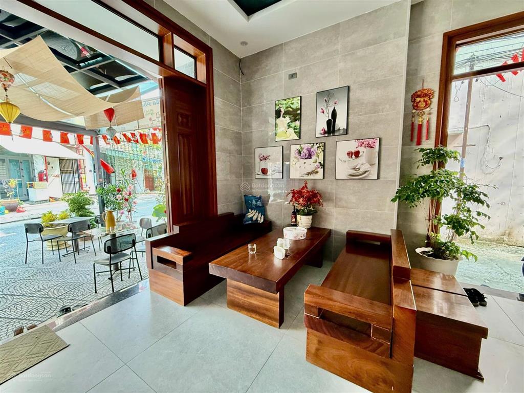Bán nhà 3 tầng lô góc mặt tiền nguyễn công hoan đang kinh doanh cafe