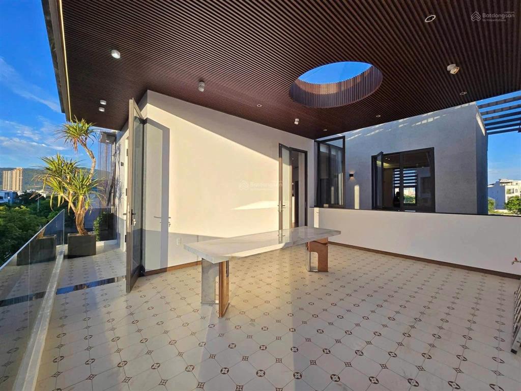 Villa dòng tiền 1,3 tỷ/năm sát sông hàn, sơn trà