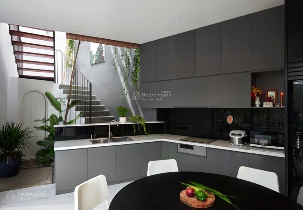 Biệt thự nghỉ dưỡng 2 tầng 200m2 có hồ nước, sân vườn, 6phòng ngủ lê văn việt đình phong phú quận 9