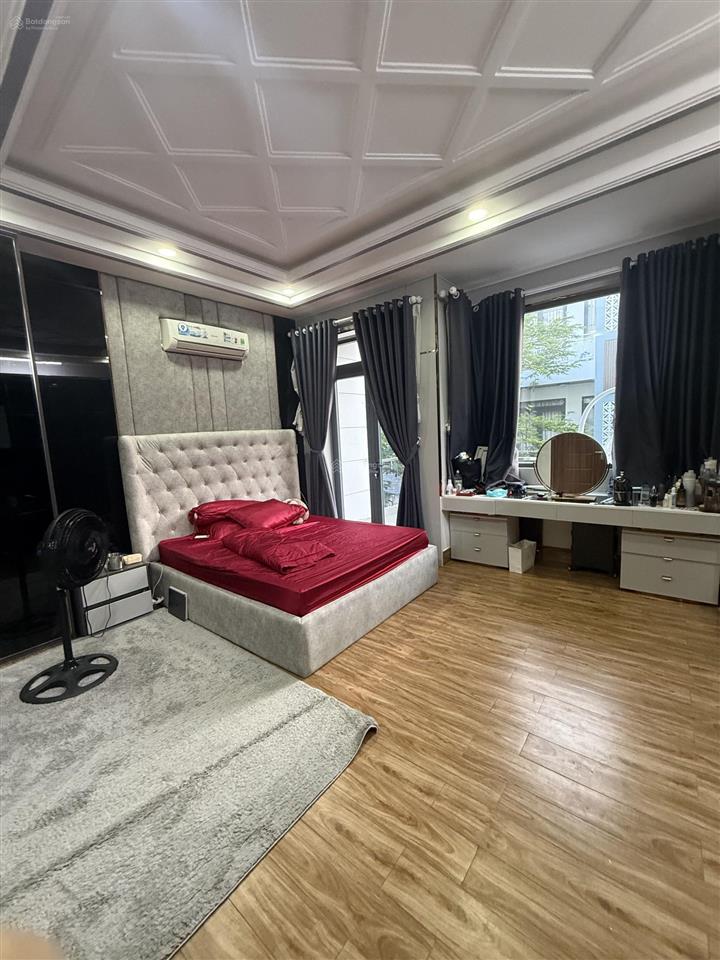 Nhà phố huỳnh tấn phát gần cao tốc