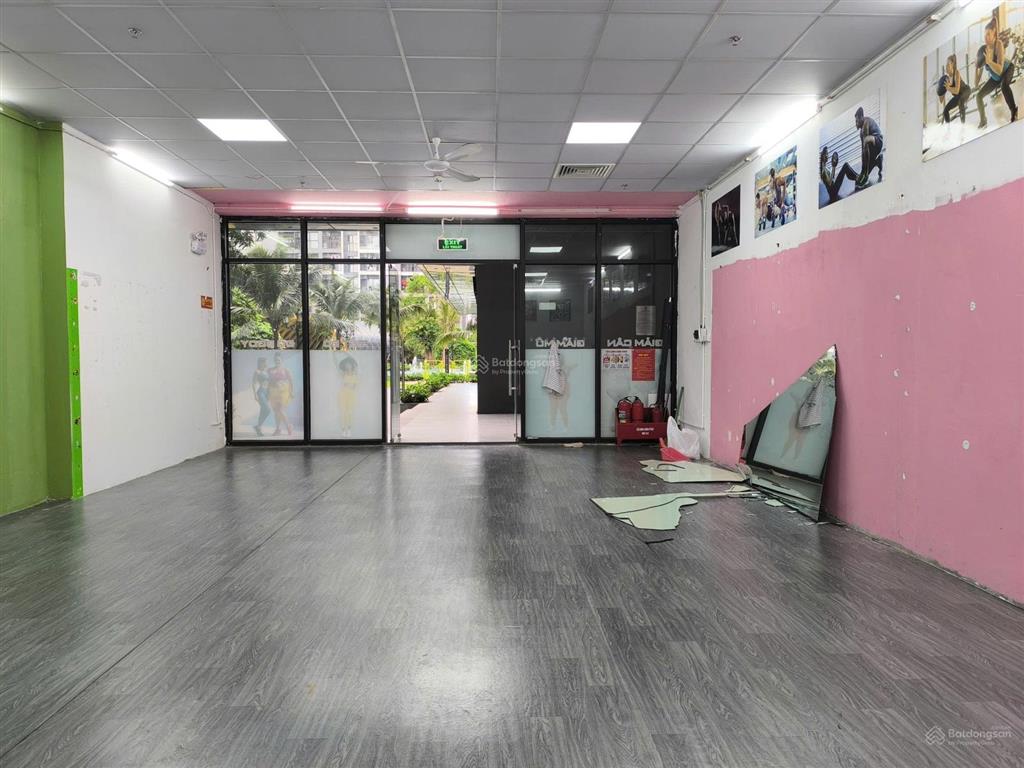 Chính chủ cho thuê shop chân đế p401s08 vinhomes ocean park 1, gia lâm, hà nội