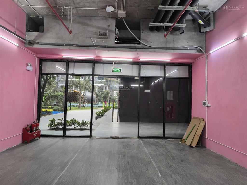Chính chủ cho thuê shop chân đế p401s08 vinhomes ocean park 1, gia lâm, hà nội