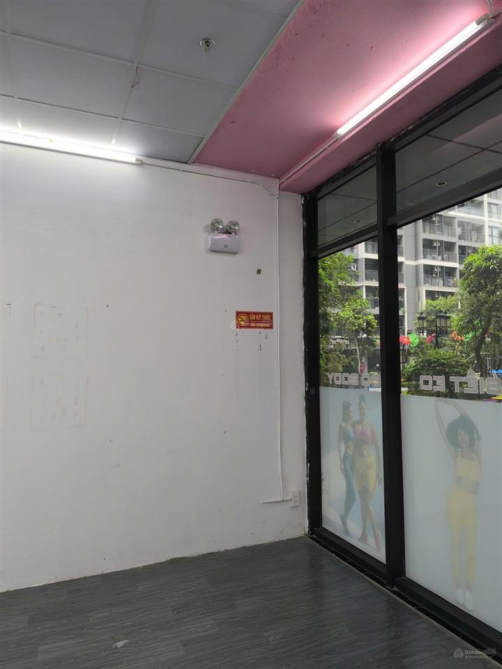 Chính chủ cho thuê shop chân đế p401s08 vinhomes ocean park 1, gia lâm, hà nội